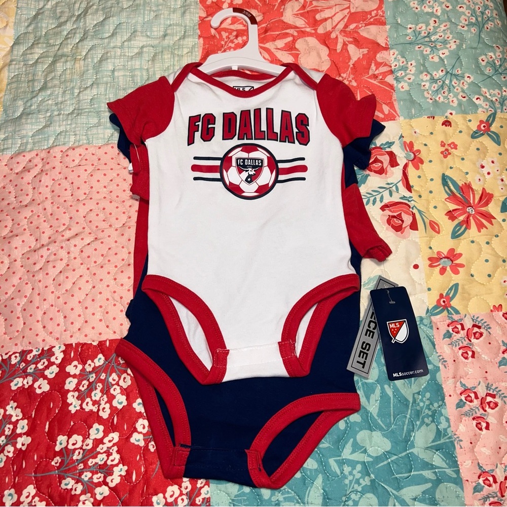 🟢 MLS FC Dallas Baby Boys Size 3-6 months 3 Piece Set Bodysuits New NWT Soccer